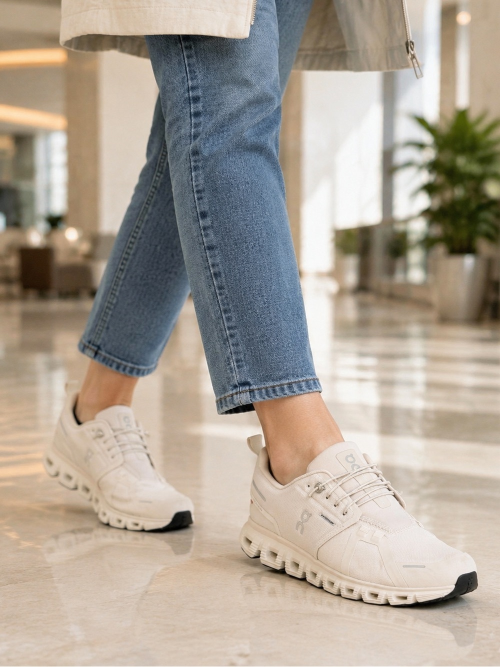 On Cloud 6 Women’s Waterproof Pearl Cream Sneakers Size 10